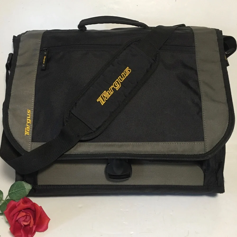 Targus Padded Laptop Bag Black Professional Office Business CB 13X16 LIKE NEW